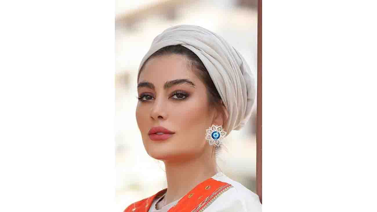 حمله بی ادبانه سحر قریشی به لیلا اوتادی + فیلم حمله بی ادبانه سحر قریشی به لیلا اوتادی + فیلم