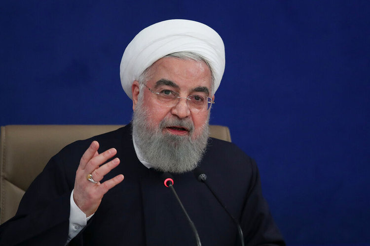 روحانی: عده ای خود را سوپر انقلابی می دانند اما به جای آمریکا به دولت فحش می دهند روحانی: عده ای خود را سوپر انقلابی می دانند اما به جای آمریکا به دولت فحش می دهند