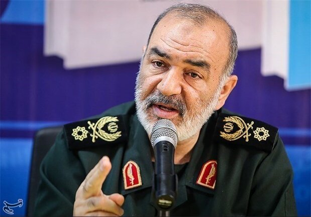 سرلشکر سلامی: مرزهای ایران غیرقابل نفوذ است سرلشکر سلامی: مرزهای ایران غیرقابل نفوذ است