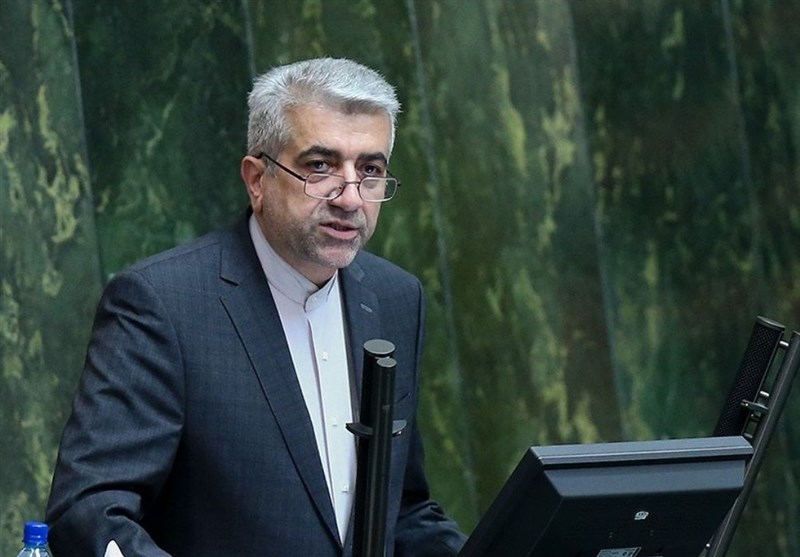 وزیر نیرو: صادرات خالص برق تنها ۵۰۰ مگاوات است؛ یعنی نه تنها صادراتی نداریم بلکه برق هم وارد میکنیم وزیر نیرو: صادرات خالص برق تنها ۵۰۰ مگاوات است؛ یعنی نه تنها صادراتی نداریم بلکه برق هم وارد میکنیم