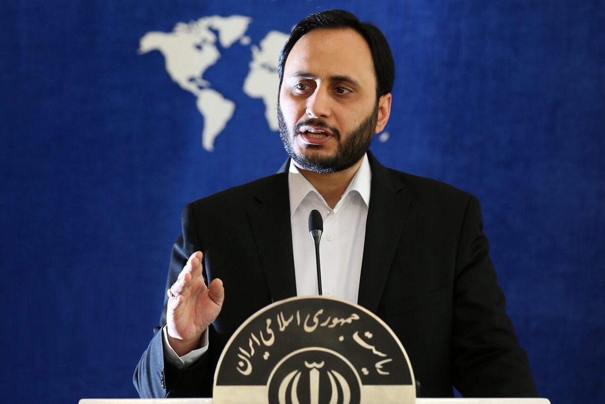 سخنگوی دولت : دستور رئیس جمهور درباره شناسایی پشت پرده گرانی ها مربوط به بازار میوه و ترهبار بود/کلنگ زنی پروژه میانکاله متوقف شده است سخنگوی دولت : دستور رئیس جمهور درباره شناسایی پشت پرده گرانی ها مربوط به بازار میوه و ترهبار بود/کلنگ زنی پروژه میانکاله متوقف شده است