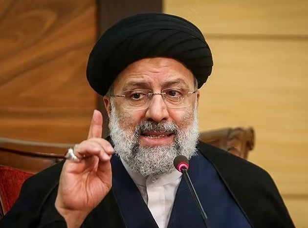 رئیسی: منتقدان منصفانه عمل کنند / در انتخابات سال ۹۶ مورد سنگین&zwnj;ترین موج هجمه&zwnj;ها قرار گرفتم اما از هیچ&zwnj;کس شکایتی نکردم