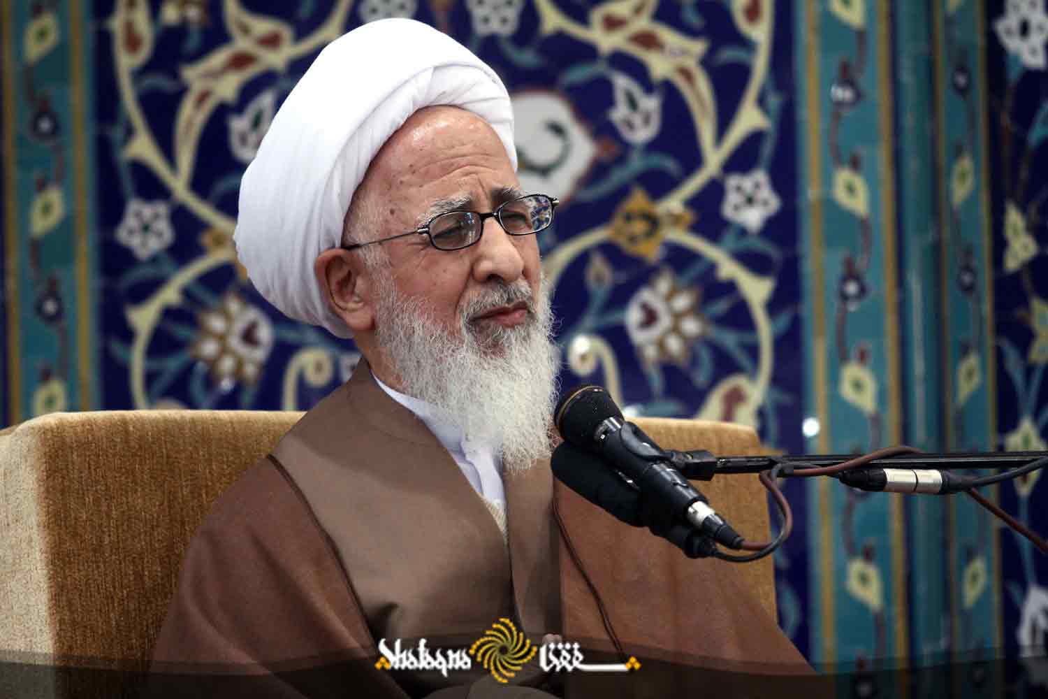 آیتالله جوادی آملی: سانحه غمبار آبادان ناشی از لرزان بودن بنیان فکری است/ رسول گرامی فرمودند اسلام خانهای که برای مردم میسازد هر چند قبر و خانه مرده باشد آن را محکم میسازد! اگر این نباشد، این اسلام مالی است نه اسلامی! آیتالله جوادی آملی: سانحه غمبار آبادان ناشی از لرزان بودن بنیان فکری است/ رسول گرامی فرمودند اسلام خانهای که برای مردم میسازد هر چند قبر و خانه مرده باشد آن را محکم میسازد! اگر این نباشد، این اسلام مالی است نه اسلامی!