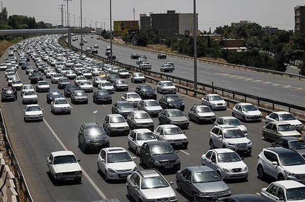 وضعیت جاده ها و راه&zwnj;ها، امروز ۷ تیر ۱۴۰۱ / ترافیک سنگین در آزادراه قزوین &ndash; کرج