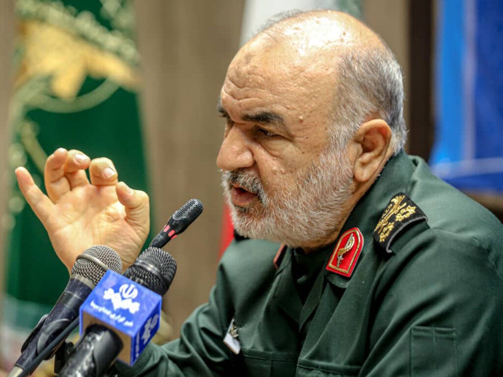 فرمانده سپاه: حفاظت اطلاعات ما درگیر رویارویی مستقیم با همه سرویسهای اطلاعاتی و امنیتی استکبار است فرمانده سپاه: حفاظت اطلاعات ما درگیر رویارویی مستقیم با همه سرویسهای اطلاعاتی و امنیتی استکبار است