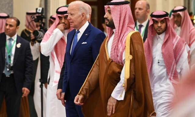 وال استریت ژورنال: آمریکا از عربستان خواست تا تصمیم کاهش تولید نفت را یک ماه عقب بیندازند؛ ریاض رد کرد وال استریت ژورنال: آمریکا از عربستان خواست تا تصمیم کاهش تولید نفت را یک ماه عقب بیندازند؛ ریاض رد کرد