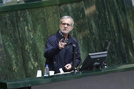 پزشکیان: اجرای طرح حجاب مجلس برای نظام مشکل آفرین است / هیچ کس حق ندارد بدون اجازه وارد زندگی خصوصی دیگری شود پزشکیان: اجرای طرح حجاب مجلس برای نظام مشکل آفرین است / هیچ کس حق ندارد بدون اجازه وارد زندگی خصوصی دیگری شود