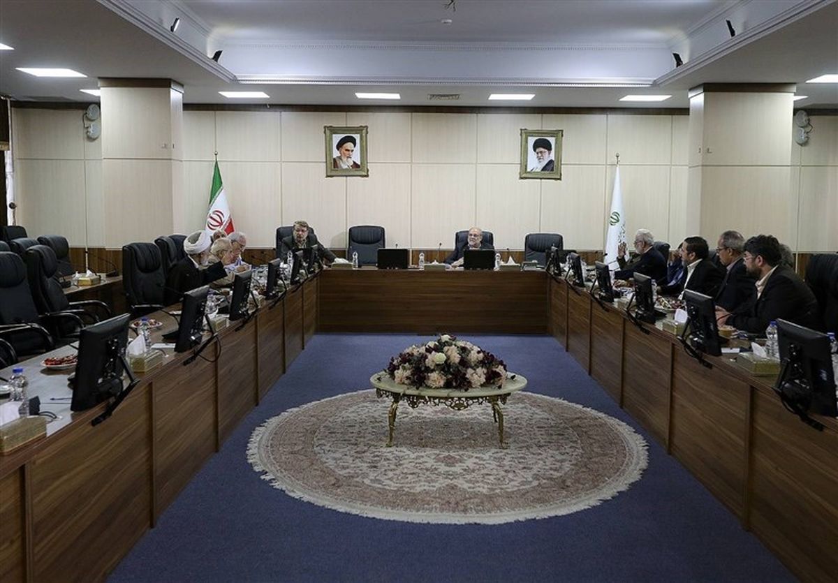 مجمع تشخیص لایحه حجاب را با اصلاحاتی تایید کرد مجمع تشخیص لایحه حجاب را با اصلاحاتی تایید کرد