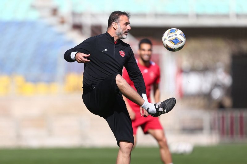 سیدجلال را به دفاع پرسپولیس برگردانید! (عکس) سیدجلال را به دفاع پرسپولیس برگردانید! (عکس)