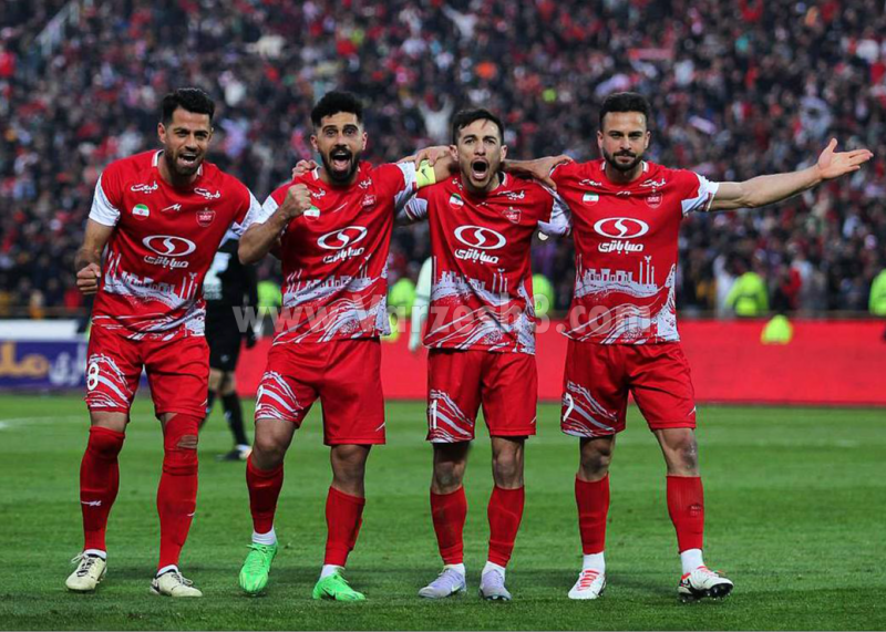 پرسپولیس با پیروزی برابر تراکتور استقلال را جا گذاشت پرسپولیس با پیروزی برابر تراکتور استقلال را جا گذاشت