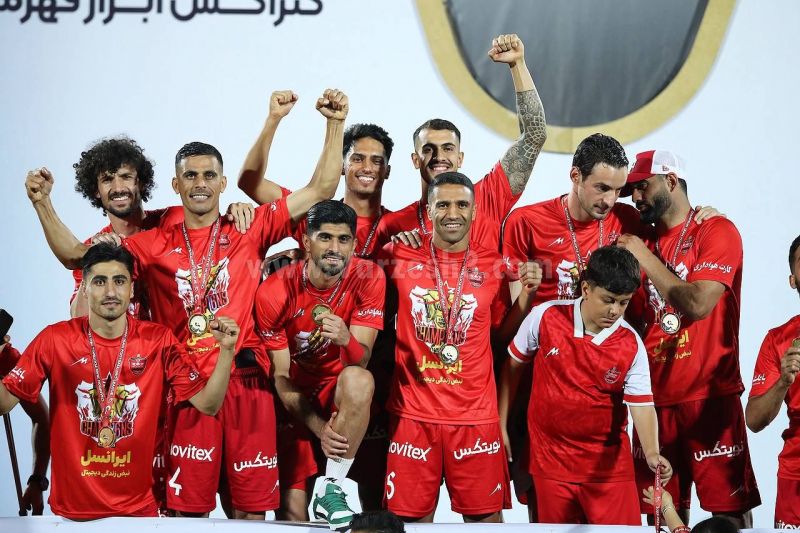 پرسپولیس با سه هفته صدرنشینی قهرمان شد! پرسپولیس با سه هفته صدرنشینی قهرمان شد!