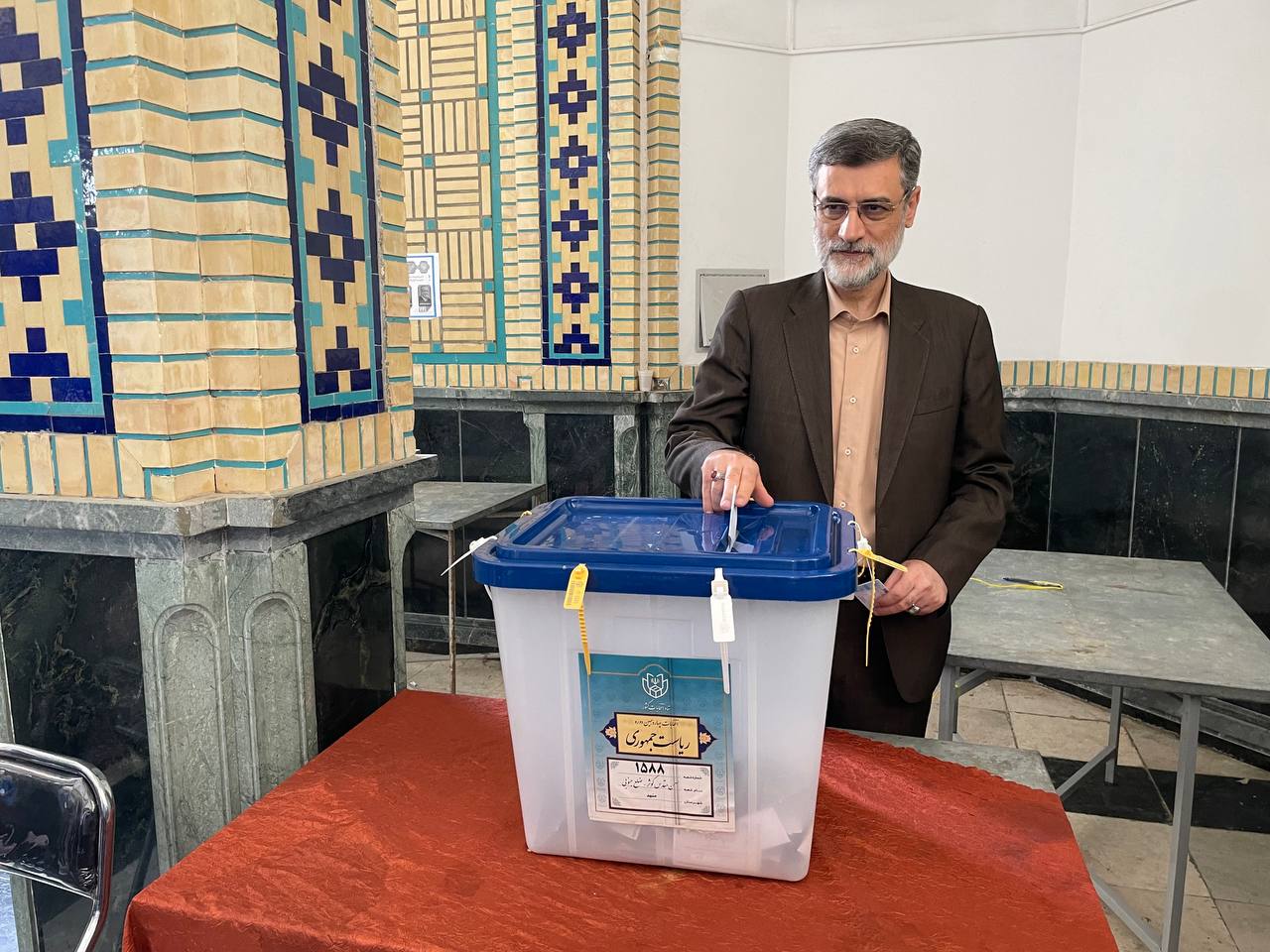 اولین قاب از زاکانی و قاضیزاده در صبح جمعه