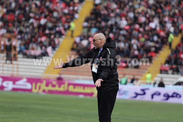مربی پرسپولیس در راه هدایت بصره مربی پرسپولیس در راه هدایت بصره