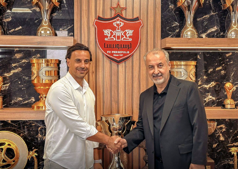 یک پرسپولیسی از تراکتور برگشت یک پرسپولیسی از تراکتور برگشت