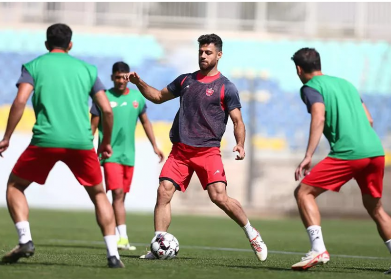 بساط گل کوچک در پرسپولیس به داوری گاریدو بساط گل کوچک در پرسپولیس به داوری گاریدو