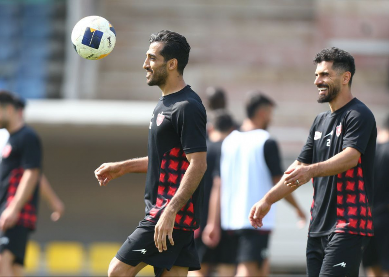 جذابیت تمرین پرسپولیس با لبخند کاپیتانها جذابیت تمرین پرسپولیس با لبخند کاپیتانها