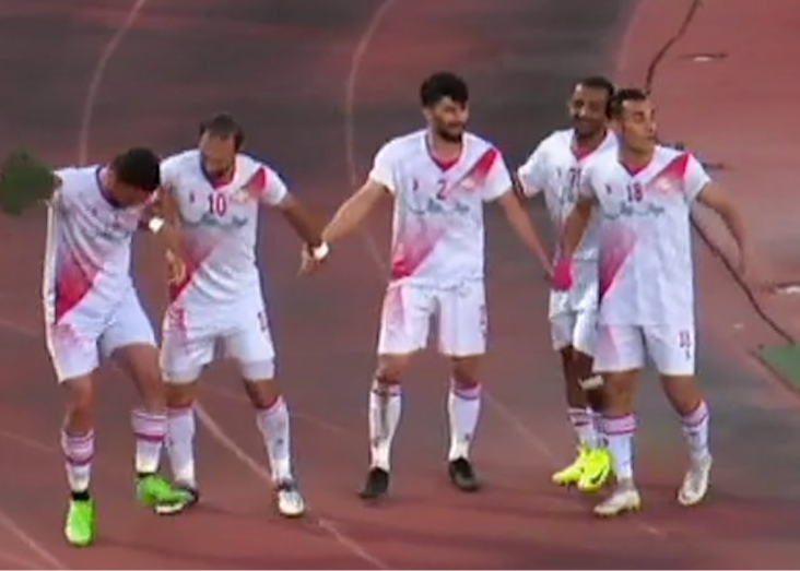 رقص زیبای مهاجم سابق پرسپولیس در حافظیه! رقص زیبای مهاجم سابق پرسپولیس در حافظیه!