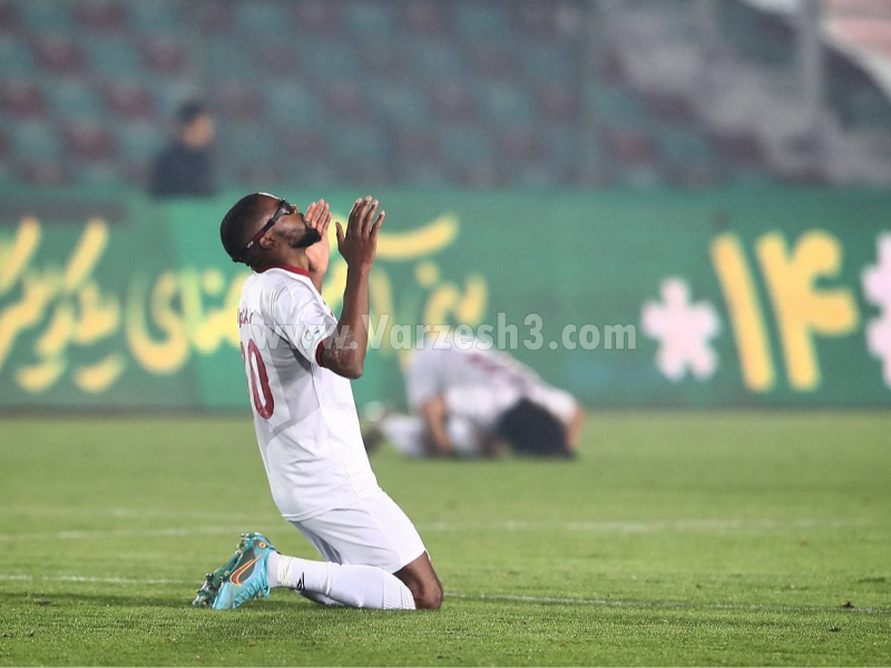 کوین یامگا سر قول و قرار با پرسپولیس باقی ماند! کوین یامگا سر قول و قرار با پرسپولیس باقی ماند!