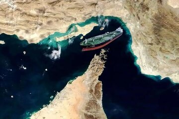 روایت تسنیم از هدف گرفتن سه ناوشکن آمریکایی در تنگه هرمز روایت تسنیم از هدف گرفتن سه ناوشکن آمریکایی در تنگه هرمز