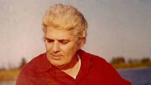 ماجرای لغو ناگهانی مراسم احمد شاملو چه بود؟ ماجرای لغو ناگهانی مراسم احمد شاملو چه بود؟