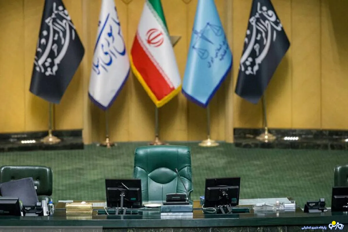 تندروها کم‌تر از صد نفر