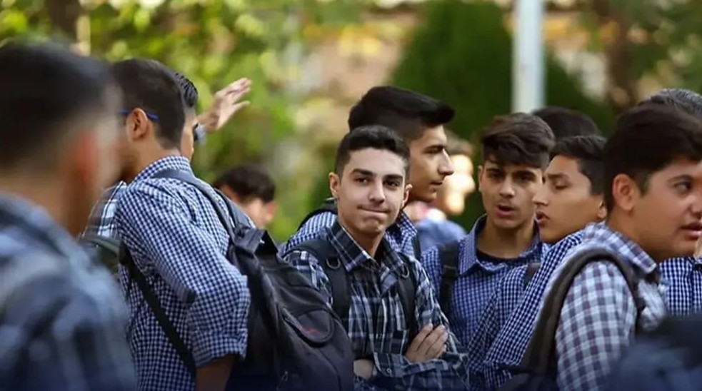 یکی از پیچیدهترین بخشهای هدایت تحصیلی، ایجاد تعادل میان «علاقه» و «بازار کار» است یکی از پیچیدهترین بخشهای هدایت تحصیلی، ایجاد تعادل میان «علاقه» و «بازار کار» است