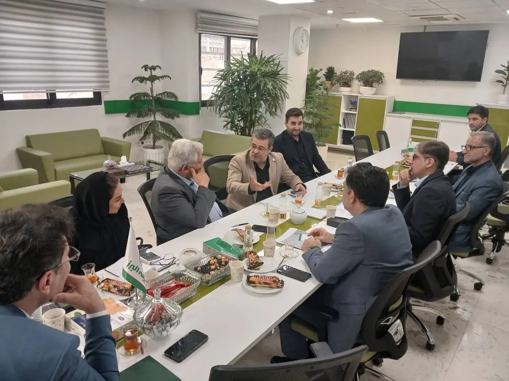 برگزاری چهارمین نشست هم اندیشی مدیران بیمه البرز با رؤسای تشکلهای صنفی نمایندگان برگزاری چهارمین نشست هم اندیشی مدیران بیمه البرز با رؤسای تشکلهای صنفی نمایندگان