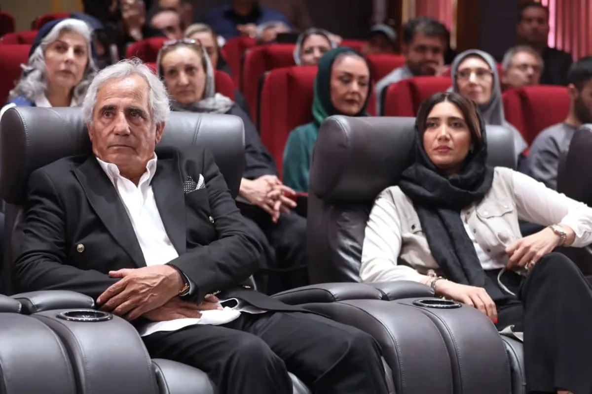 مراسم اعطا نشان درجه یک هنری به مجید مظفری مراسم اعطا نشان درجه یک هنری به مجید مظفری